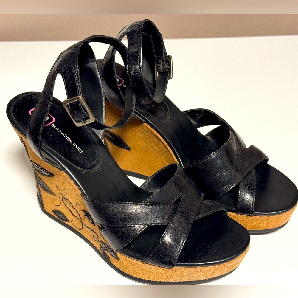 Bandolino Black Embroidered Wedges